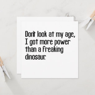 Convites engraçada, forte e velha, dizendo citações