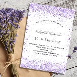 Convites Escrita elegante com lavanda violeta de aniversári<br><div class="desc">Para uma elegante festa de aniversário 40th (ou qualquer idade). Um fundo branco chic na frente. Decorado com brilho violeta. Personalize e adicione um nome e detalhes da parte. O nome é escrito com um script de estilo manuscrito Voltar: fundo violeta.</div>