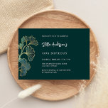 Convites Escrita esmeralda verde-esmeralda de aniversário e<br><div class="desc">Fundo verde esmeralda decorado com folhas de ginkgo. Personalize e adicione seu nome e detalhes da festa. Voltar: padrão de ginkgo.</div>