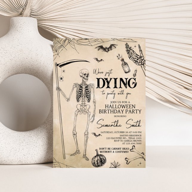 Convites Estamos morrendo na Festa de aniversário do Dia da (We're Dying to Party Skull Birthday Halloween Invitation)