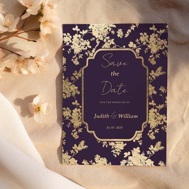 Convites Estilo elegante Flora Dourada roxa escura Salva a  (Elegant Style Dark Purple Gold Flora Save the Date )