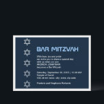 Convites Estrela de David Pattern Bar Mitzvah<br><div class="desc">O convite da estrela do Bar David Pattern Mitzvah apresenta cinco padrões de estrelas alinhados verticalmente em um plano de fundo listrado,  todos dentro de uma linha de borda branca. O título 'Bar Mitzvah' está em azul. Disponível também para bat mitzvahs. © Manhã 6</div>