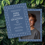 Convites Estrela do Bar do David B'nai Bat Mitzvah Foto Per<br><div class="desc">Cartão perfeito para anunciar um bar mitzvah, bat mitzvah ou outra celebração judaica! Mão fez arte para você! TOTALMENTE PERSONALIZÁVEL! Clique em "Personalizar" acima para editar o texto e adicionar sua própria foto ao verso. Clique em "editar usando a ferramenta design" para ajustar as fontes, as cores e os posicionamentos...</div>