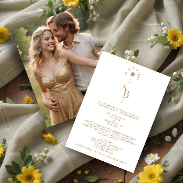 Convites Exquisite Chic Minimalist Gold Wedding Initials (Exquisite Chic Minimalist Gold Effect Wedding Initials Invitation Card.)