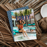 Convites Fale 40 comigo | ANIVERSÁRIO DE 40 ANOS<br><div class="desc">Convites de festas de aniversários modernos com tipografia em negrito, rosa e azul, sobrepõem-se à sua foto favorita. Pode ser personalizado para qualquer idade e cores. Delicioso, brincalhão e doce! Incêndio em uma paleta de cores de verão deliciosa que combina tonalidades inspiradas em doces com um toque de elegância. Lembrete...</div>