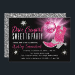 Convites Faux Glitter Pink Disco Cowgirl Sweet 16 Party<br><div class="desc">Coloque sua festa no estilo retrô 70 com este design falso rosa e cintilante prateado e bola de espelhamento rosa "Disco Cowgirl Sweet 16". Design composto por Holiday Hearts Design (direitos reservados).</div>