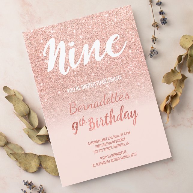 Convites Faux rosa gold glitter ombre nove Aniversário (Faux rose gold glitter ombre nine Birthday Invitation)
