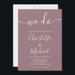 Convites Fazemos Casamento De Scripts De Assinatura Mauve<br><div class="desc">O convite de casamento para assinatura mauve elegante,  com nomes de estilo de assinatura,  este convite para casamento branco e na moda pode ser personalizado com suas informações em letras brancas chic. Projetado por Thisnotme©</div>