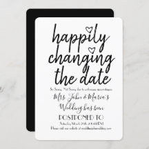 Felizmente, a data de casamento é a de preto branc