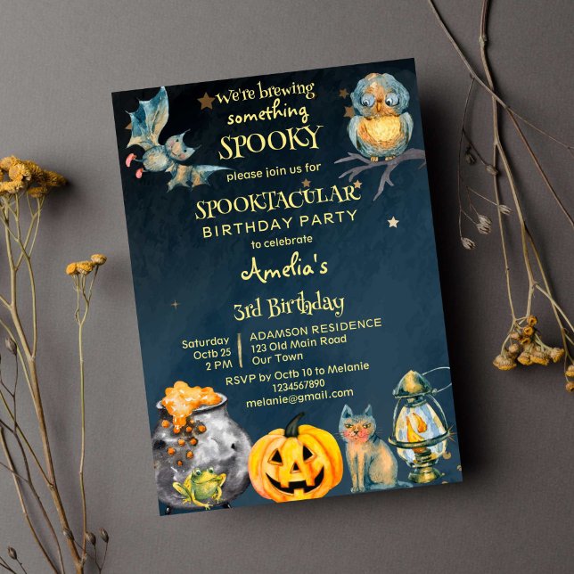 Convites Festa de aniversário assustadora de Halloween (Spooktacular Halloween spooky birthday party invitation black starry background pumpkin cat owl)