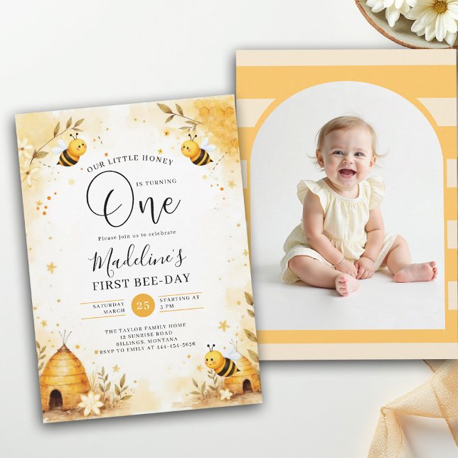 Convites Festa de Aniversário de 1 Ano Arco de Foto de Abel (little honey bee one first birthday party photo arch invitation floral watercolor summer modern)