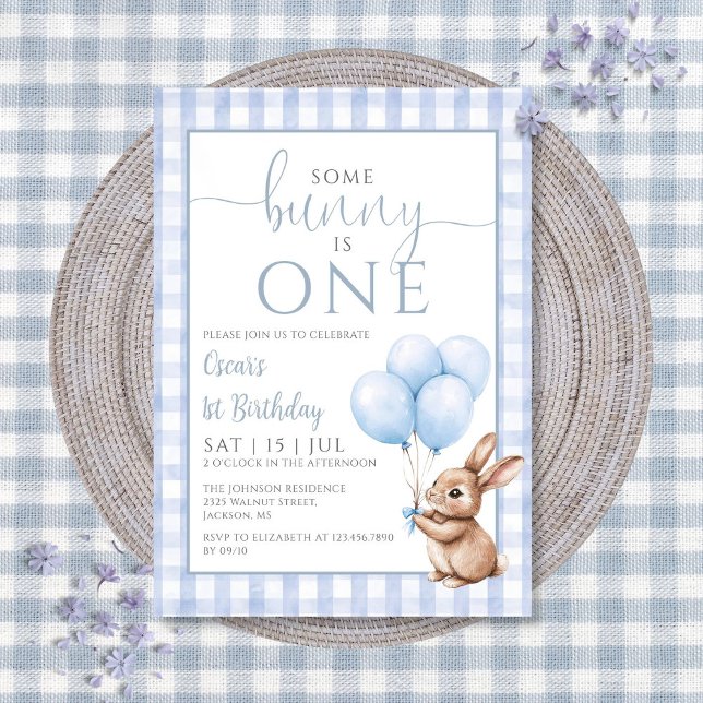 Convites Festa de Aniversário de 1 Ano Some Bunny Is One Ba (Some Bunny Is One Blue Balloons 1st Birthday Party Invitation)
