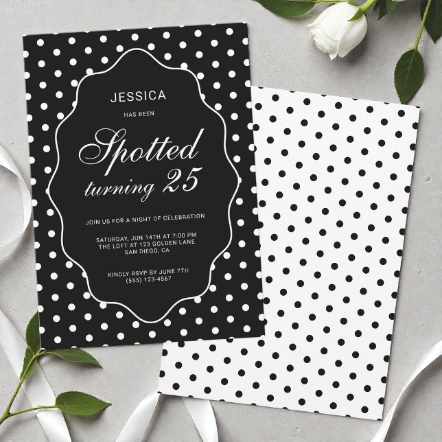 Convites Festa de Aniversário de 25 anos Chic com Bolinhas  (Chic Black Polka Dot Spotted 25th Birthday Party Invitation)