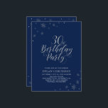 Convites Festa de Aniversário de 30 anos Moderna e Chic em<br><div class="desc">Vamos celebrar o seu dia especial com este convite de festa prateado e elegante. Este design apresenta tipografia prateada chic "Festa de Aniversário de 30 anos" com gráficos cintilantes. A cor de fundo é azul marinho, mas sinta-se à vontade para alterar para combinar com o tema da sua festa. Mais...</div>