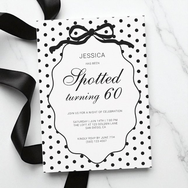 Convites Festa de Aniversário de 60 anos com Laço de Bolinh (Polka Dot Bow Spotted Turning 60th Birthday Party Invitation)