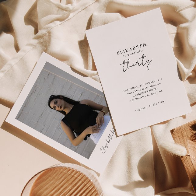 Convites Festa de aniversário de Fotografias Moderna Chic T (Criador carregado)