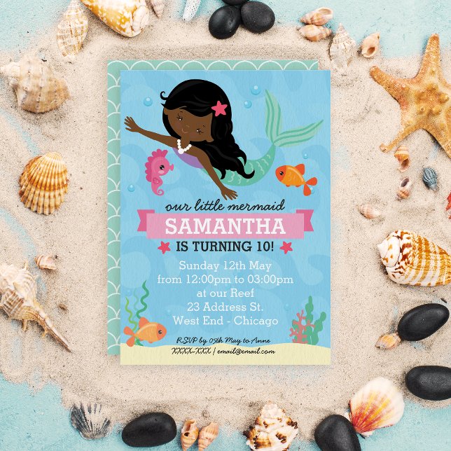 Convites Festa de aniversário de Sereia Afro-Americana (Your little sea princess can celebrate her big day with our super cute mermaid birthday invitation.)