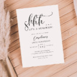 Convites Festa de aniversário de Surpresa Simples<br><div class="desc">Cartão de convite de aniversário surpresa minimalista com texto de script que diz "shhh...  é uma surpresa!" no topo.</div>