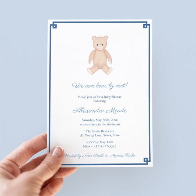Convites Festa de Chá de fraldas Clássica do Urso de Teddy (Timeless Teddy Bear Baby Shower Invitation Design With Navy Blue And White Greek Key Backer)