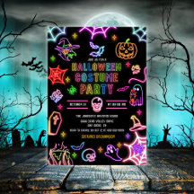 Festa de Fantasias de Halloween com Brilho Neon no
