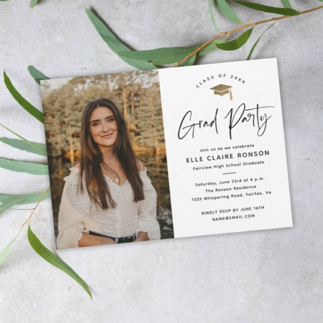 Convites Festa de Formatura com Foto Preto e Branco de Rote (Modern script black and white photo graduation party invitation.)