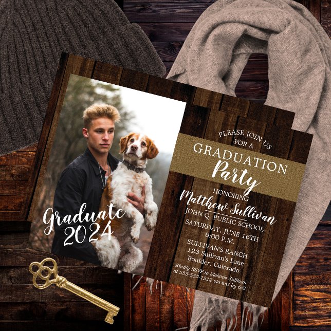 Convites Festa de formatura de Fotografia em Woodsy resiste (Rugged Woodsy Wood Look and Burlap Photo Graduation Party Invitation)