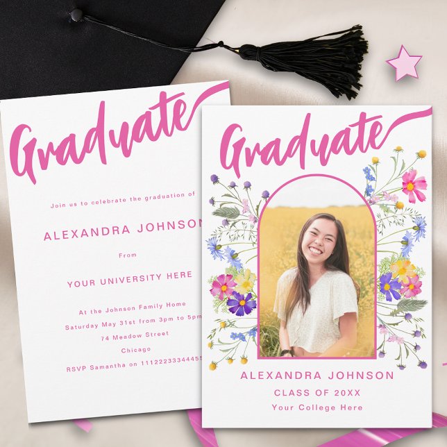 Convites Festa de formatura de Script Rosa de Foto do Forma (Boho floral graduate photo arch hot pink script graduation party invitation watercolor wildflowers )