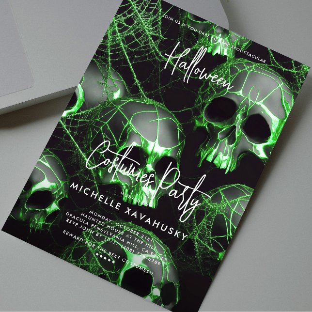 Convites Festa de Halloween do Crânio Verde Negro Moderno e (Modern Gothic Black Green Skull Halloween Party Invitation
)