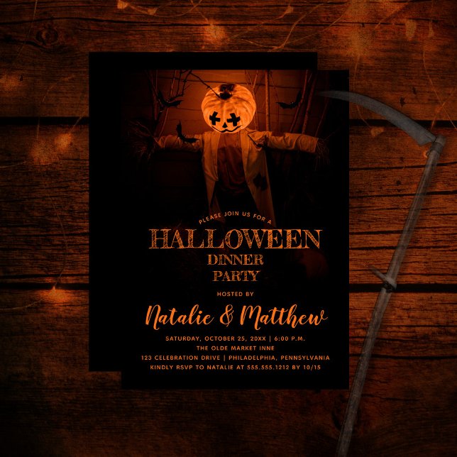 Convites Festa de Janto de Halloween do Assustador Pumpkin (Creepy barn scene pumpkin scarecrow adult Halloween Dinner Party Invitation)