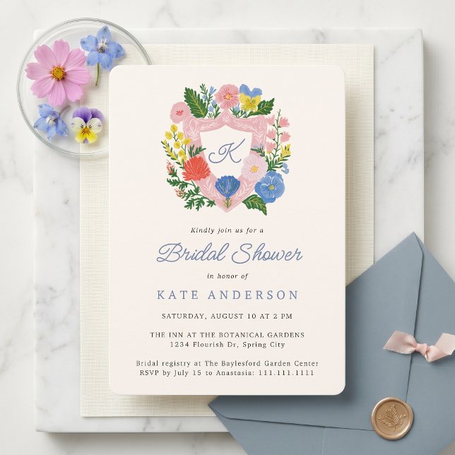 Convites Festa de Jardim Crista Floral Chuveiro de Noiva Mo (Customizable garden or summer bridal shower invitation template with monogram in a floral crest)