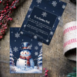 Convites Festa de Natal do Winter Forest Snowman | Azul<br><div class="desc">Coloque a cena para uma celebração de feriado alegre com este Convite de festas de Natal de Snowman, uma Floresta Azul e Impressionante. Apresentando um bonitinho bonitão com chapéu clássico e cachecol, cercado por pinheiros de neve e delicados flocos de neve brancos em uma pacífica floresta de inverno. Acentuado com...</div>