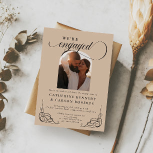 Convites Festa de noivado de Caligrafia de Script Beige e P