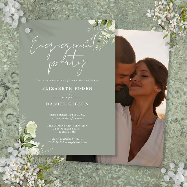 Convites Festa de noivado de Fotografias do Script Verde Fl (Floral Sage Green Script Photo Engagement Party Invitation)