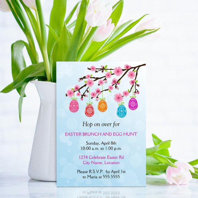 Convites Festa de Ovos de Páscoa em Ramificação de Flor (Elegant Easter Party invitation with a spring flowering branch with easter eggs hanging.)