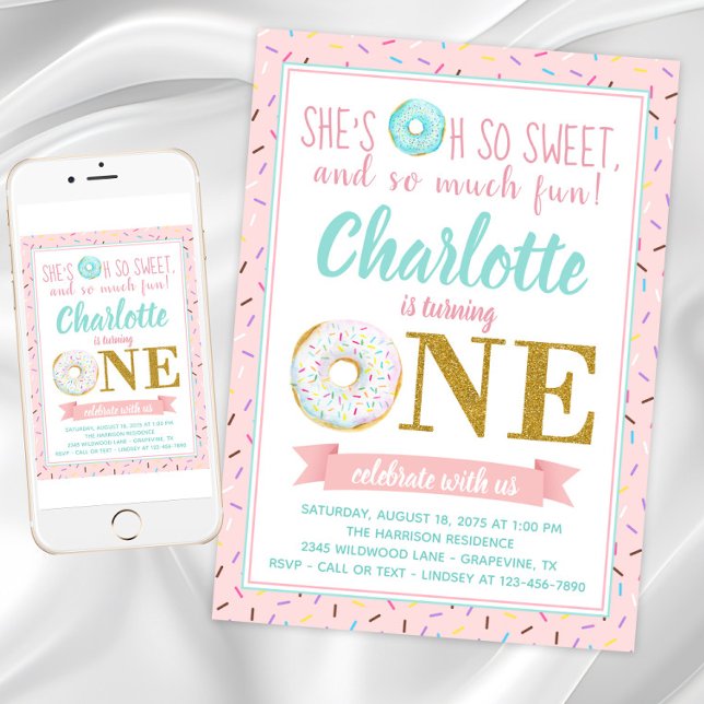 Convites Festa de primeiro aniversario de Rosquinha (Girl Donut 1st Birthday Party Invitation withe cute donuts on a pink sprinkle background.)