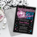 Convites Festa de solteira de esfera Neon Look Disco, retro<br><div class="desc">Faça uma viagem de volta aos anos 70 e festas no lado selvagem com este design de bola retrorreflectora de disco "Bachelorette Disco Party", cor-de-rosa, com azul elétrico sobre fundo preto com sotaques de tom prateado (não folha de alumínio). Observe que o nome de bachelorette está em texto de script...</div>