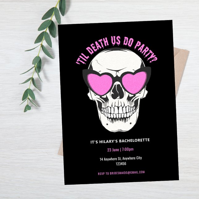 Convites Festa de solteira legal do crânio preto e rosa (Black and Pink Skull Bachelorette Party Invitation)