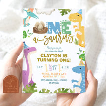 Festa de um ano do menino dinossauro pastel
