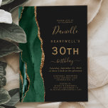 Convites Festa Dourada de Agate Dark do Emerald Green<br><div class="desc">A borda esquerda deste elegante convite de festas moderno apresenta uma esmeralda verde aquarela agate borda com brilho dourado. O texto personalizável combina manuscrito dourado,  fontes em copperplate e itálico em um fundo preto de slate. O verso apresenta um design emerald verde e dourado.</div>