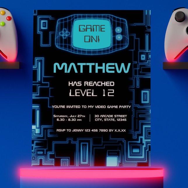 Convites Festa legal de Jogo de Teen Negro Azul do Marinho  (Cool Modern Navy Blue Black Teen Video Game Night Invitation)