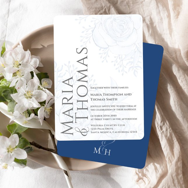 Convites Floral Azul Clássico de Tipografia Negrito Elegant (Elegant modern style blue floral wedding invitation with monogram backside.)
