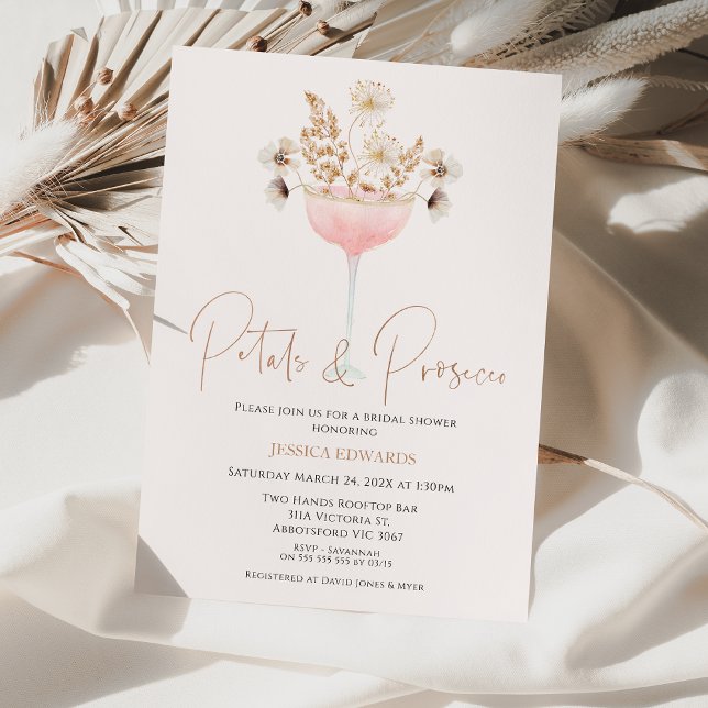 Convites Floral de Petais de Flores Selvagens Prosecco Chá  (Modern floral petal and prosecco Bridal Shower Invitation, Glass and Flowers Bridal Shower Boho )