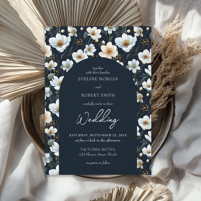 Convites Flores brancas e elegantes arcos-prados (Elegant white wild flowers meadow blue arch invitation)