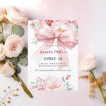Convites Flores cor-de-rosa arco Doces 16<br><div class="desc">Um fundo branco elegante,  decorado com um grande arco rosa e flores cor-de-rosa. Personalize e adicione um nome e detalhes da parte. Fundo: fundo rosa suave.</div>