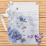 Convites Flores Selvagens de Cor Azul-Periférica Moderna<br><div class="desc">Este simples, mas elegante design apresenta um buquê de aquarela de flores silvestres roxas e azuis periwinkle com verde. O plano de fundo é uma abertura de cor d'água roxa em um plano de fundo de papel d'água branco texturizado. Faz parte da Moderna Periwinkle Blue Watercolor Wildflower Wedding Suite criada...</div>