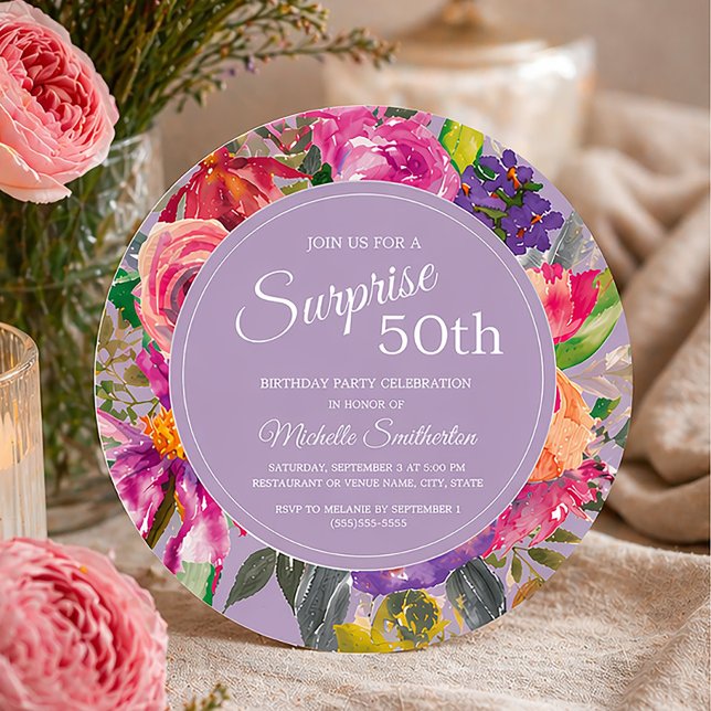 Convites Flores Silvestres Roxo Rosa 50º Aniversário (Round 50th birthday party invitation with purple and pink watercolor wildflowers)