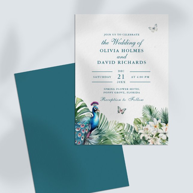Convites Flores Tropicais Borboleta Casamento Pavão Azul Tu (Teal Peacock Tropical Flowers Butterfly Wedding Invitation on a white table)
