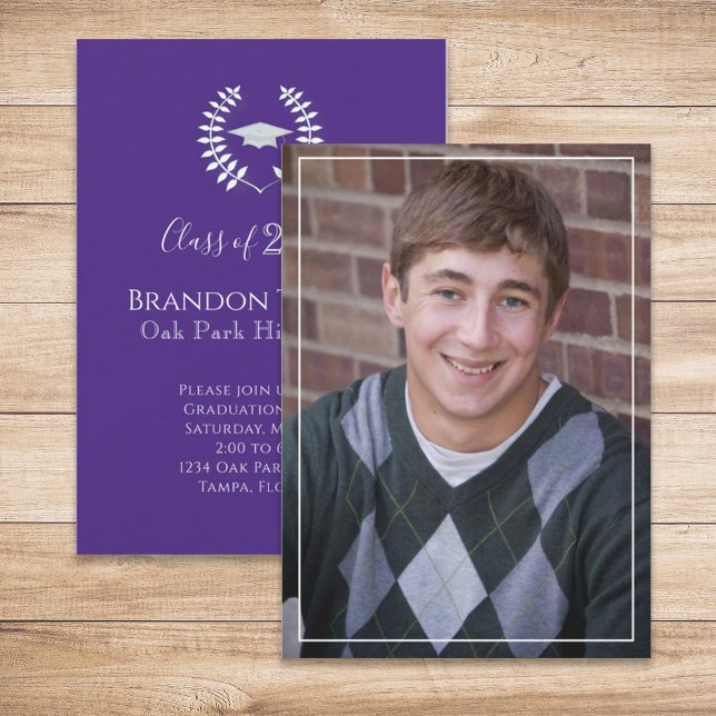 Convites Formando - Folhas Simples de Roxo Elegante (Graduation photo announcement invitation with a purple color theme.)