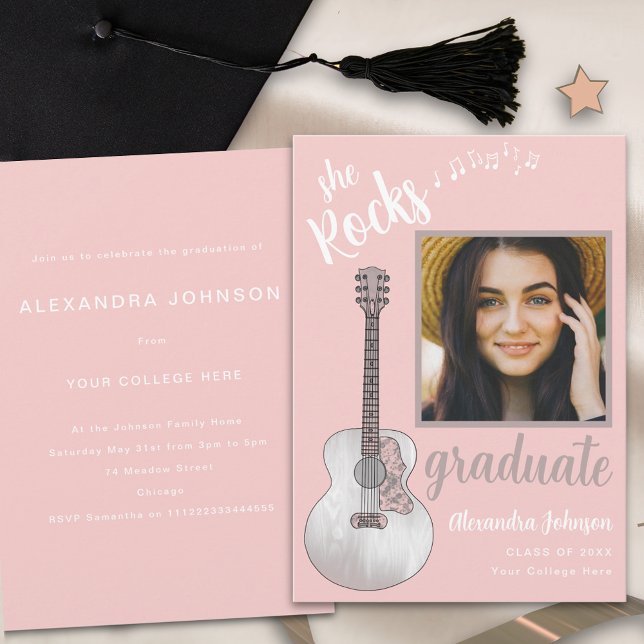 Convites Formando Foto rosa Festa de formatura de música co (Pink guitar country music graduation party invitation with graduate photo template modern script )