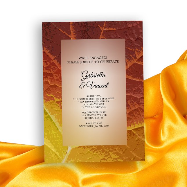 Convites Formas de Festa de noivado Folha de outono (Celebrate your Fall engagement with this Shades of Autumn Leaf Party Invitation.)